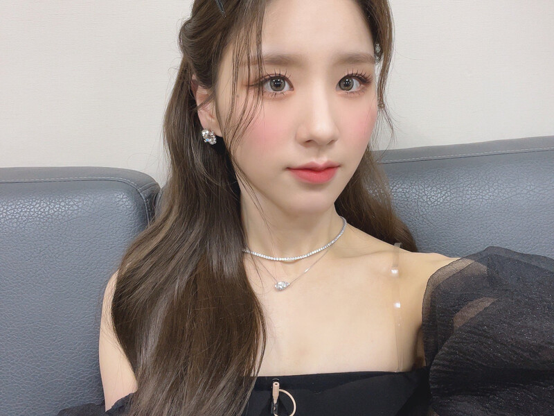 220331 LOONA Twitter Update - Heejin documents 6