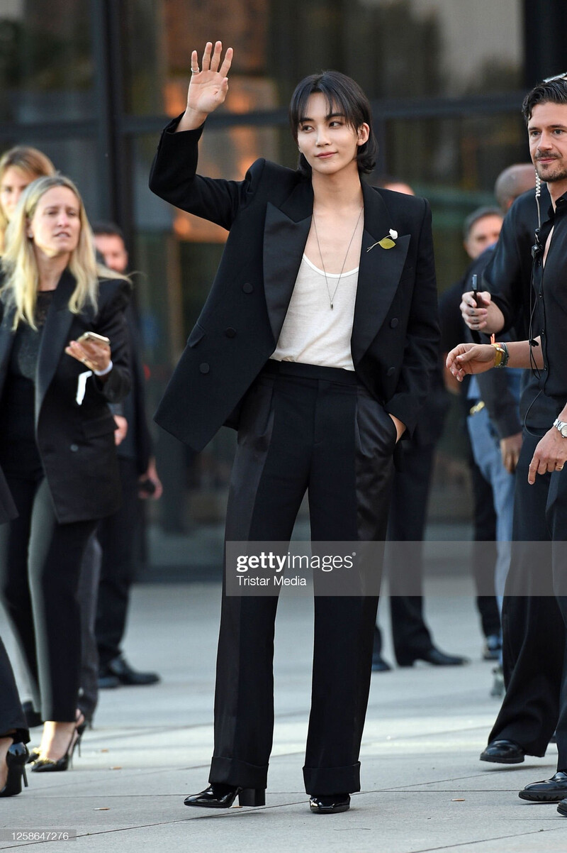 230613 SEVENTEEN Jeonghan at YSL MEN’S SUMMER 24 SHOW documents 9