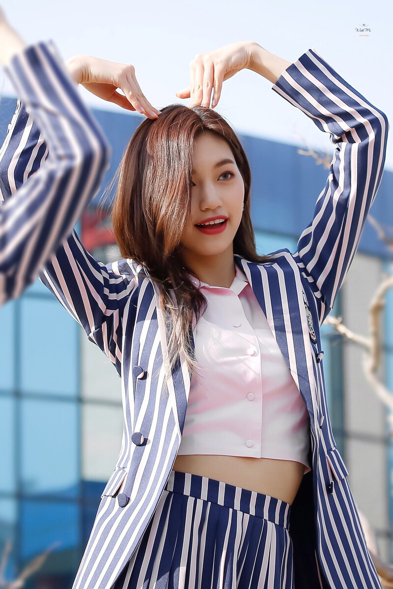 180323 Weki Meki Doyeon at Music Bank mini fanmeeting documents 1