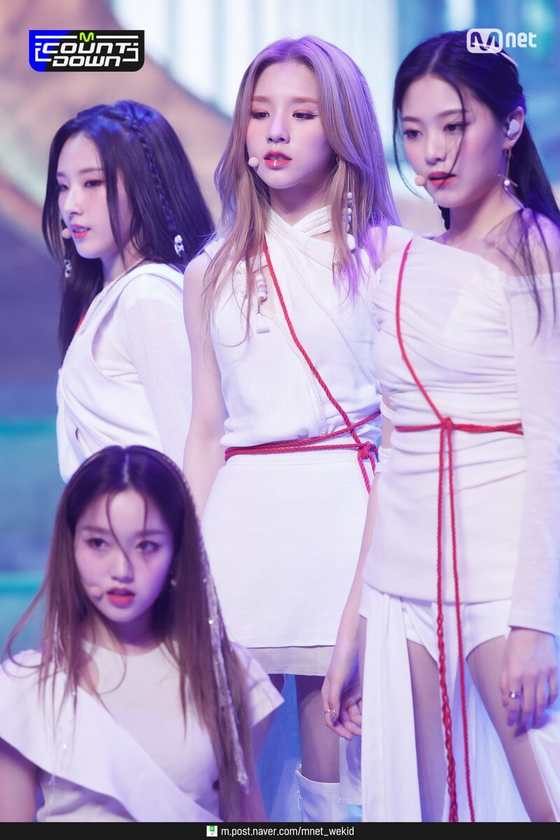 210701 LOONA - PTT (Paint The Town) at M Countdown documents 23