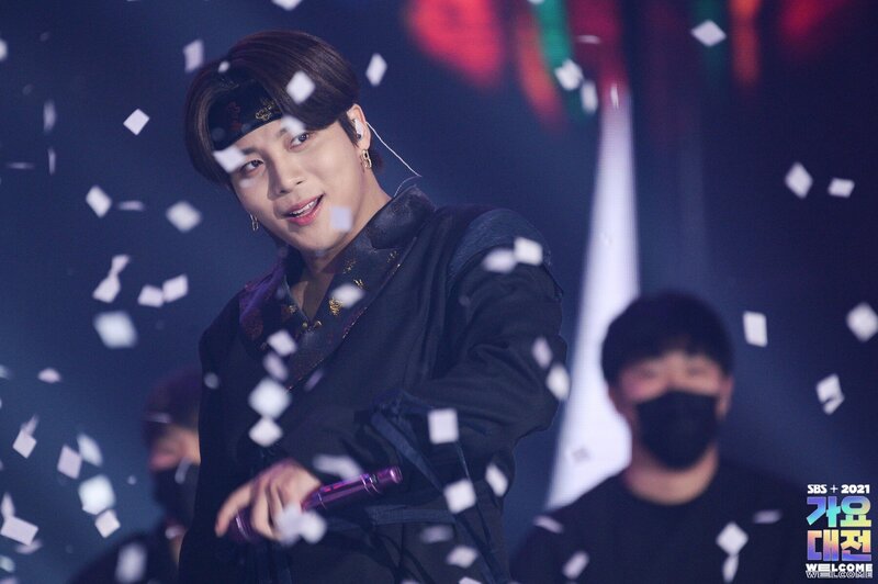 211225 - Ateez The Real Performance at 2021 SBS Gayo Daejeon Behind Photos documents 9