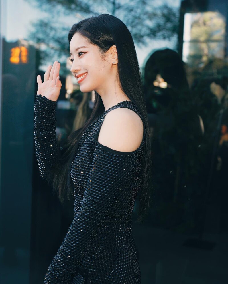 220914 TWICE Dahyun at Michael Kors SS23 Collection Runway Show documents 2