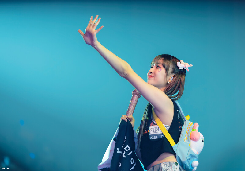 230924 STAYC Sumin - 1st World Tour 'TEENFRESH' in Seoul Day 2 documents 1