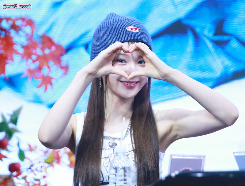 231029 WOOAH - NANA at fansign event documents 20