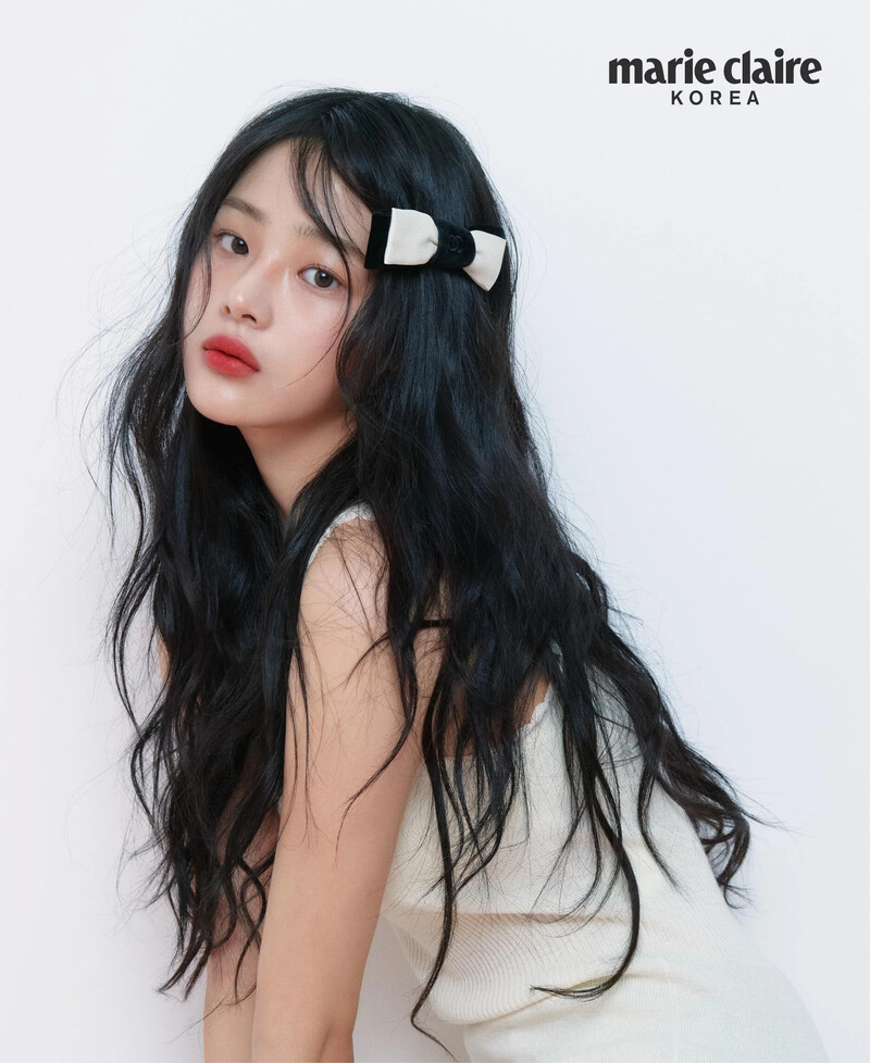 MINJI x Chanel Beauty for Marie Claire Korea October 2024 Issue documents 1