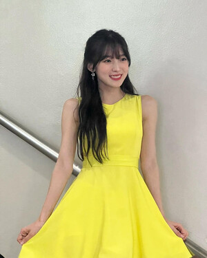 230901 OH MY GIRL Arin Instagram Update