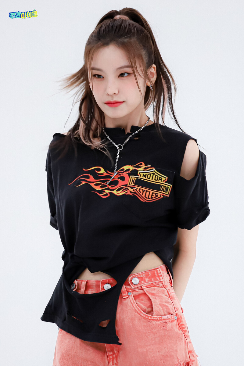 220720 MBC Naver - ITZY at Weekly Idol documents 8