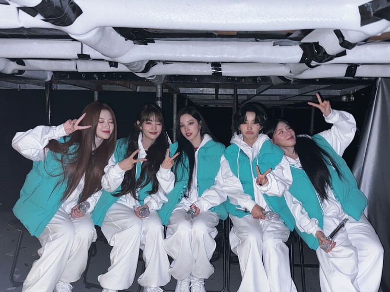 241007 - SOYEON Instagram Update with (G)I-DLE documents 2