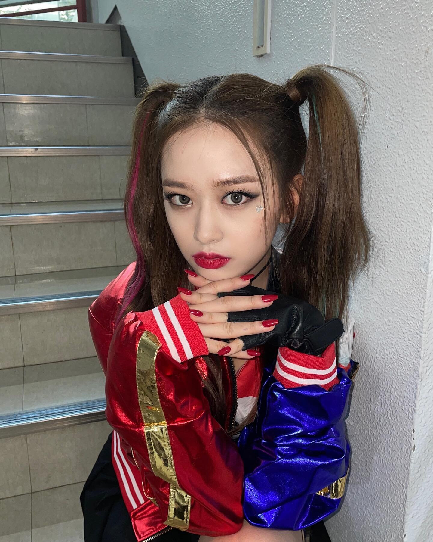 211031 Yujin SNS Update as Harley Quinn | kpopping