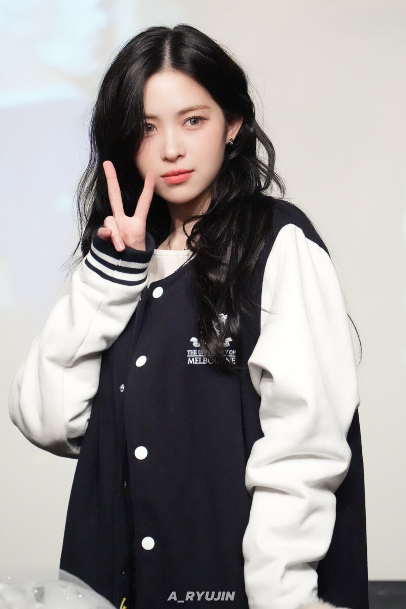 241108 ITZY Ryujin - Makestar Fansign documents 5