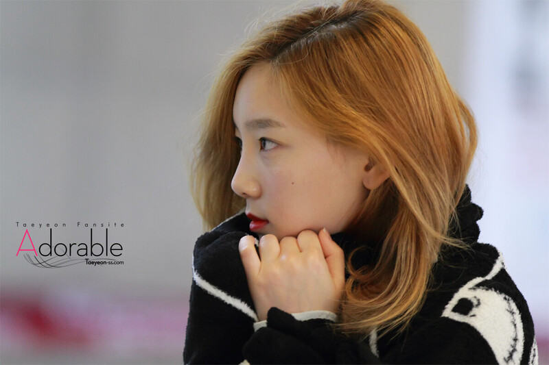 130619-20 Girls' Generation Taeyeon at Incheon & Gimpo Airports documents 1