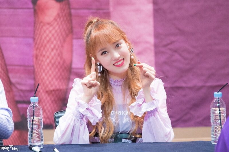 181201 Weki Meki Sei at 'KISS, KICKS' Incheon & Guro Fansigns documents 5