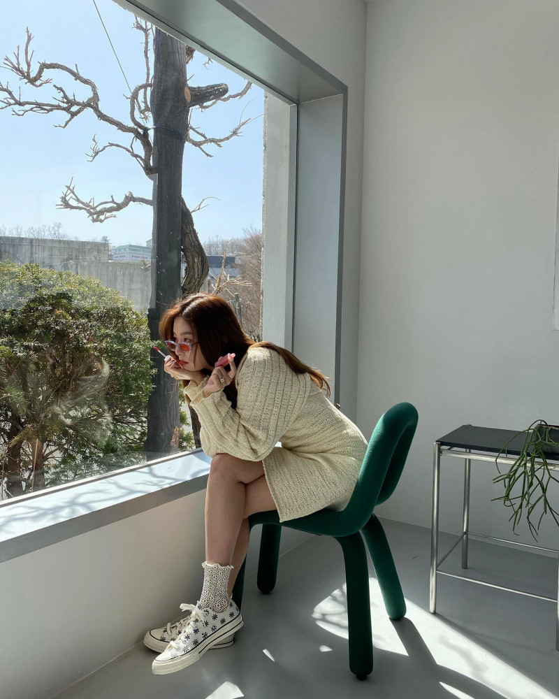 210516 Red Velvet Seulgi Instagram Update documents 7