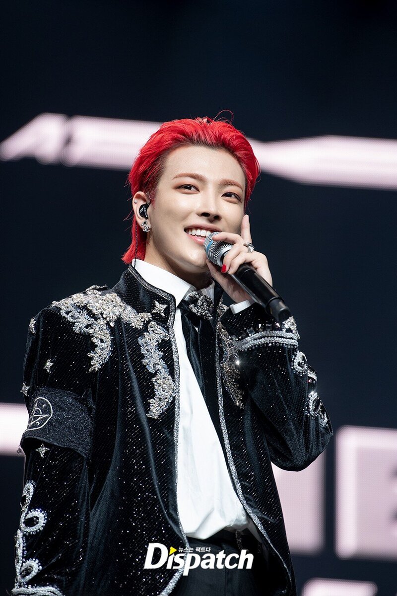 220201 HONGJOONG- ATEEZ 'THE FELLOWSHIP: BEGINNING OF THE END' in LA documents 5