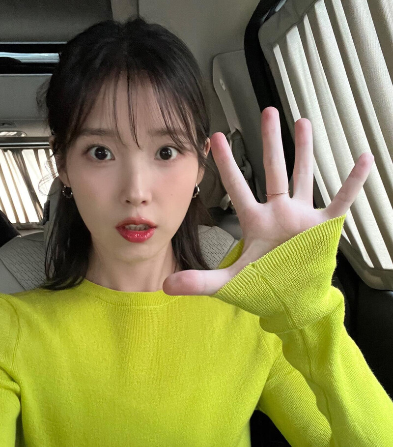 230427 IU Instagram Update documents 2