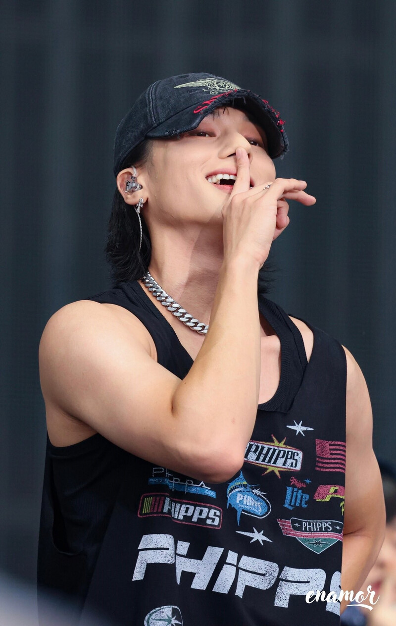 240818 ATEEZ Wooyoung at SUMMER SONIC 2024 in Tokyo documents 4