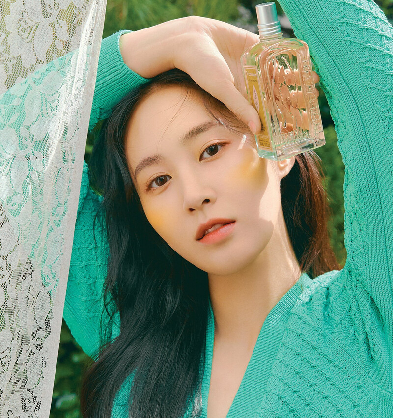 Girls Generation's Yuri for Harper’s Bazaar Magazine June2021 issue documents 5