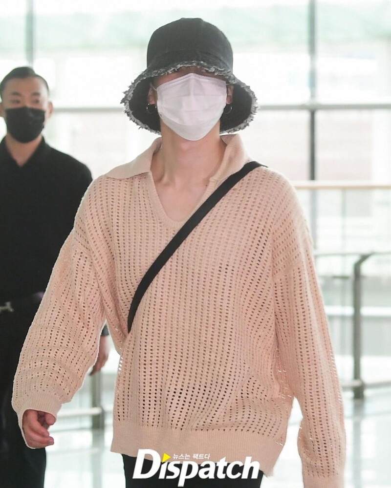 220529 BTS at Incheon International Airport documents 5