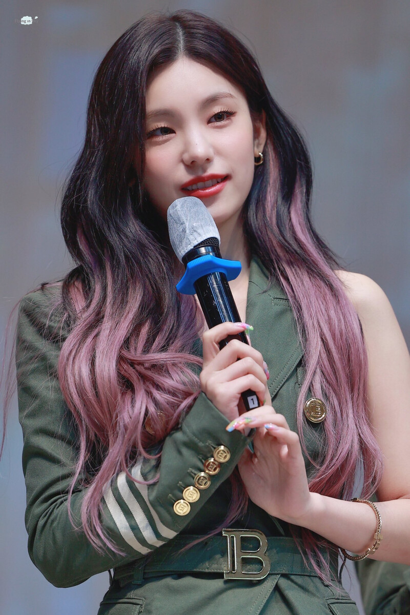 220720 ITZY Yeji - Fansign Event documents 3