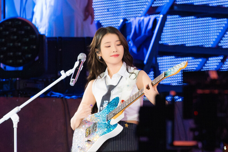 240921 IU - HEREH World Tour Concert Encore: The Winning in Seoul Day 1 documents 8