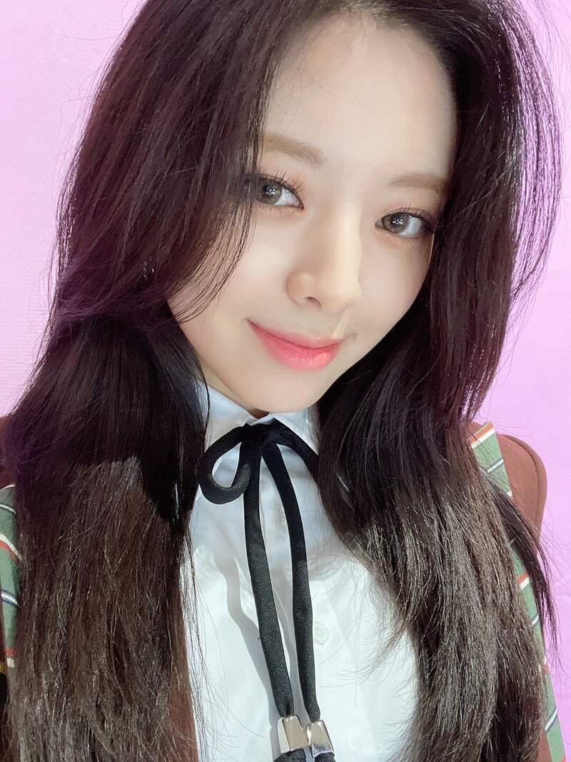 211007 ITZY SNS Update documents 5