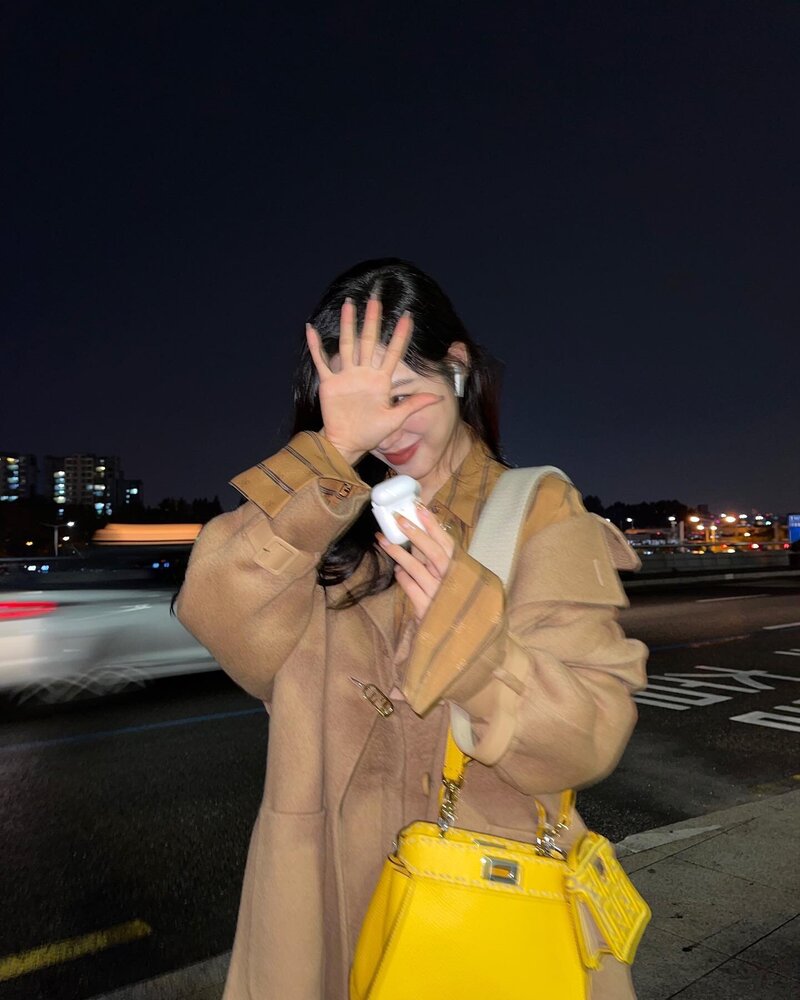 211010 Tiffany Young Instagram Update documents 4