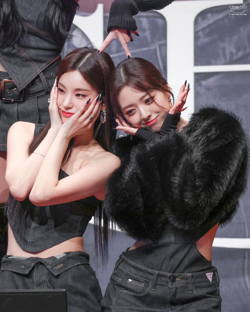 221210 ITZY Yeji & Yuna - Mini Fanmeeting documents 2