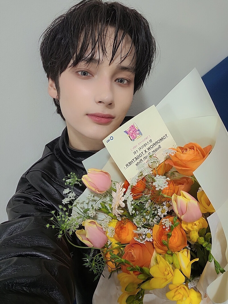 230206 TXT Twitter Update - HueningKai documents 3