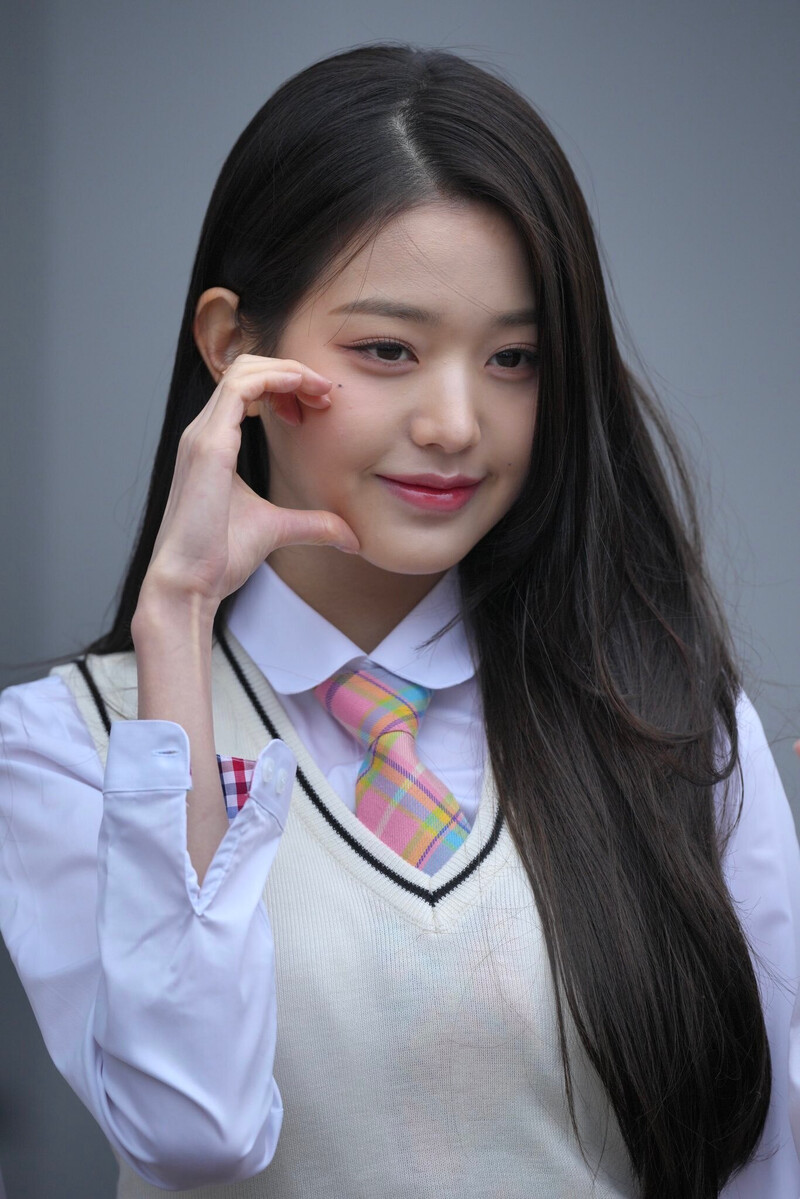 230406 IVE Wonyoung - Knowing Bros Commute | kpopping