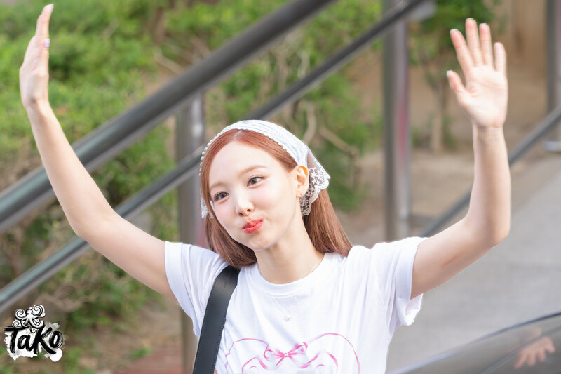 240621 TWICE Nayeon - Music Bank Commute documents 4