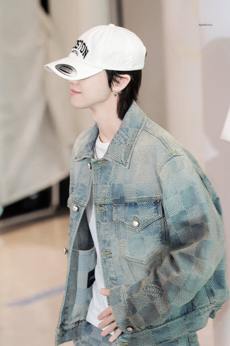 240625 SEVENTEEN The8 at Incheon International Airport documents 6