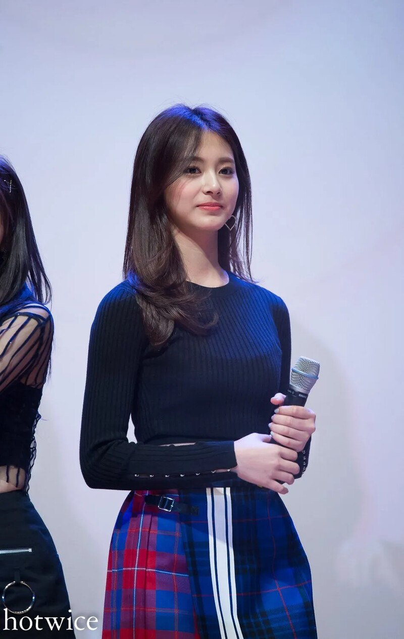 Tzuyu1024.jpg