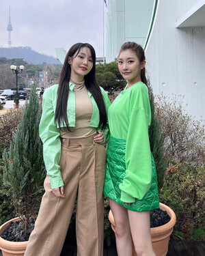 220331 220401 WOOAH sns update with NANA & MINSEO - Runway Models Debut at 2022 Seoul Fashion Week "ILYYLM: The Snow Queen" for JARRET brand - CEEANN CBCL F/W Collection