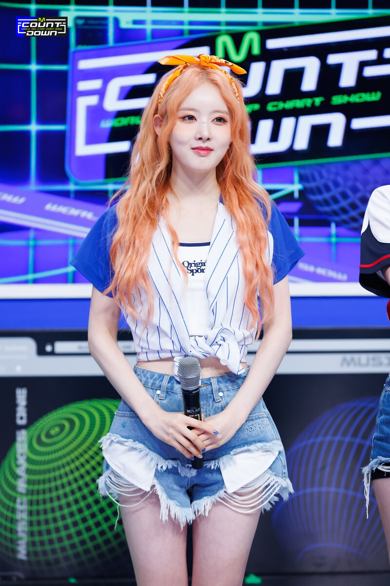 230824 STAYC Sieun & Isa - Special MCs at M COUNTDOWN documents 13