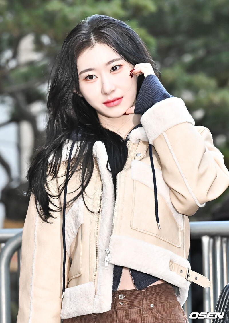 240126 ITZY Chaeryeong - Music Bank Commute documents 1