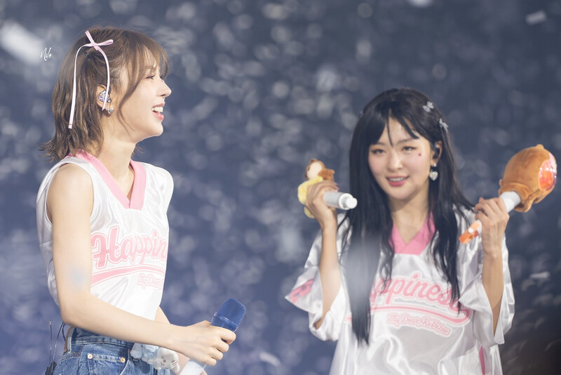 240802 Red Velvet Seulgi & Wendy - Fan-Con Tour 'Happiness : My Dear, ReVe1uv' in Seoul Day 1 documents 4