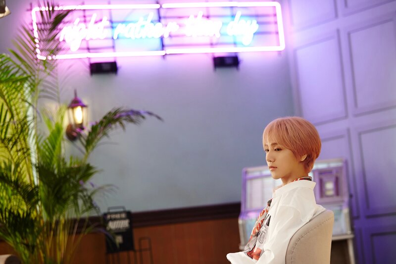 190618 SMTOWN Naver Update - Yesung's "Pink Magic" M/V Behind documents 3