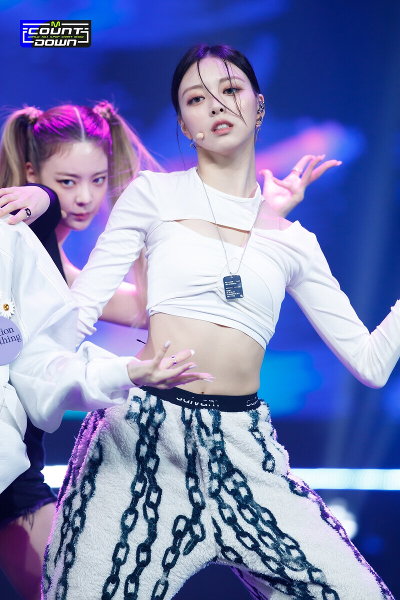 211014 ITZY - 'SWIPE' at M Countdown documents 3