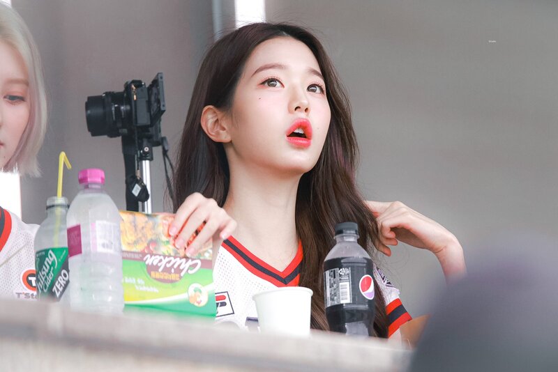 220619 IVE Wonyoung - Doosan Bears First Pitch documents 19