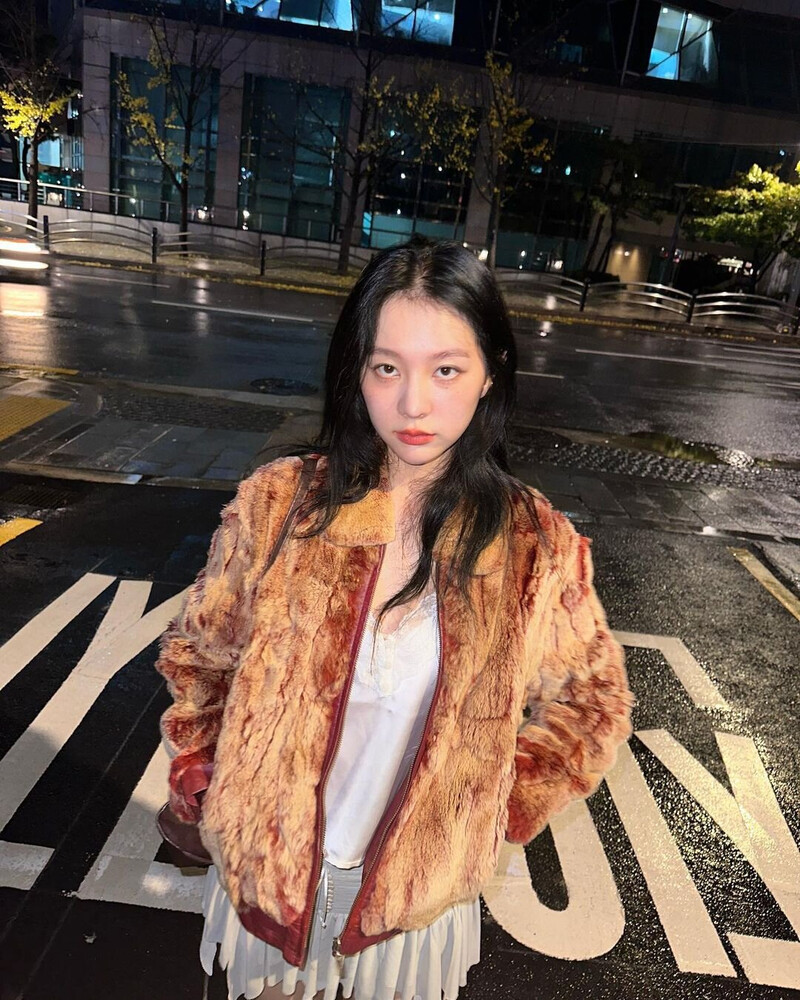 231121 YIYEON INSTAGRAM UPDATE documents 3