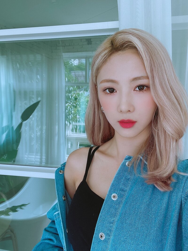 210826 Dreamcatcher Twitter Update - Yoohyeon "Touch" Cover Photos documents 11