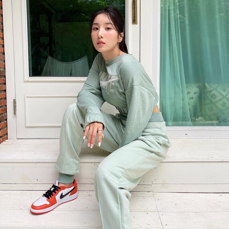 211002 Kwon Eunbi Instagram Update documents 3