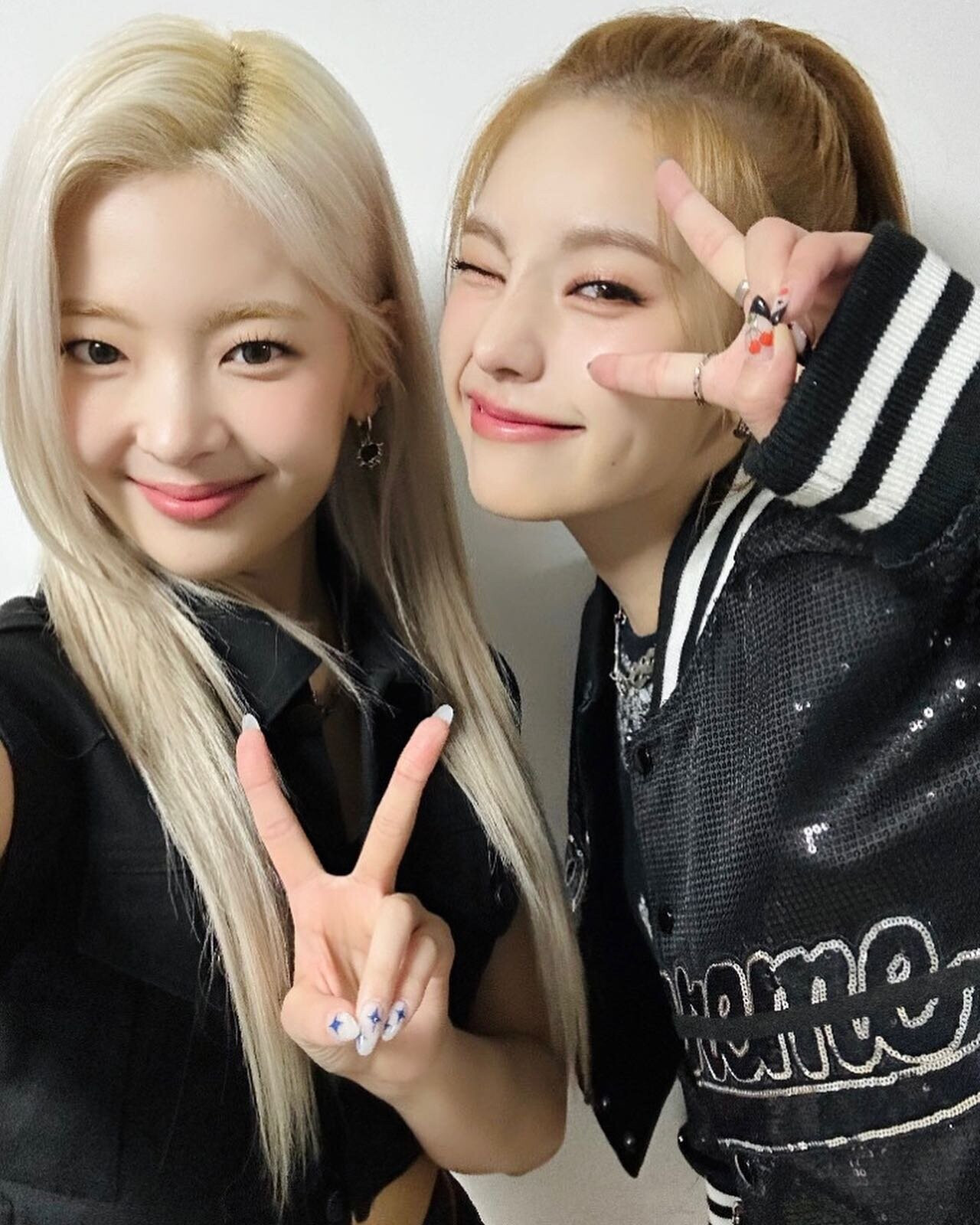 230804 - ITZY Twitter Update | kpopping