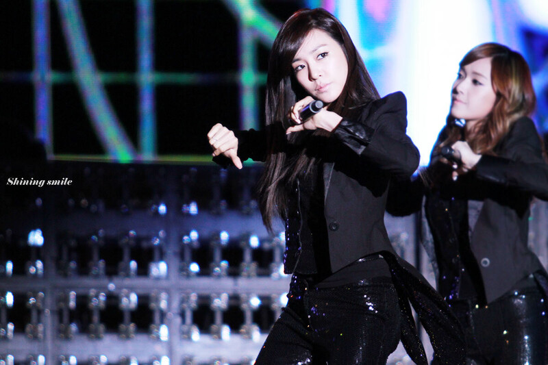 111002 Girls' Generation Tiffany at Busan Power Concert documents 1