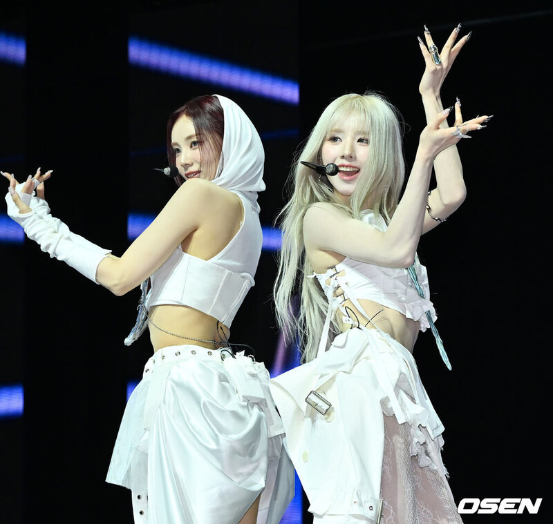 240530 ARTMS Heejin & Jinsoul - 1st Album 'DALL' Comeback Showcase documents 1