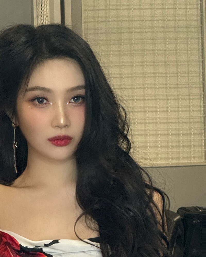 240719 Red Velvet Joy Instagram Update with Wendy documents 14