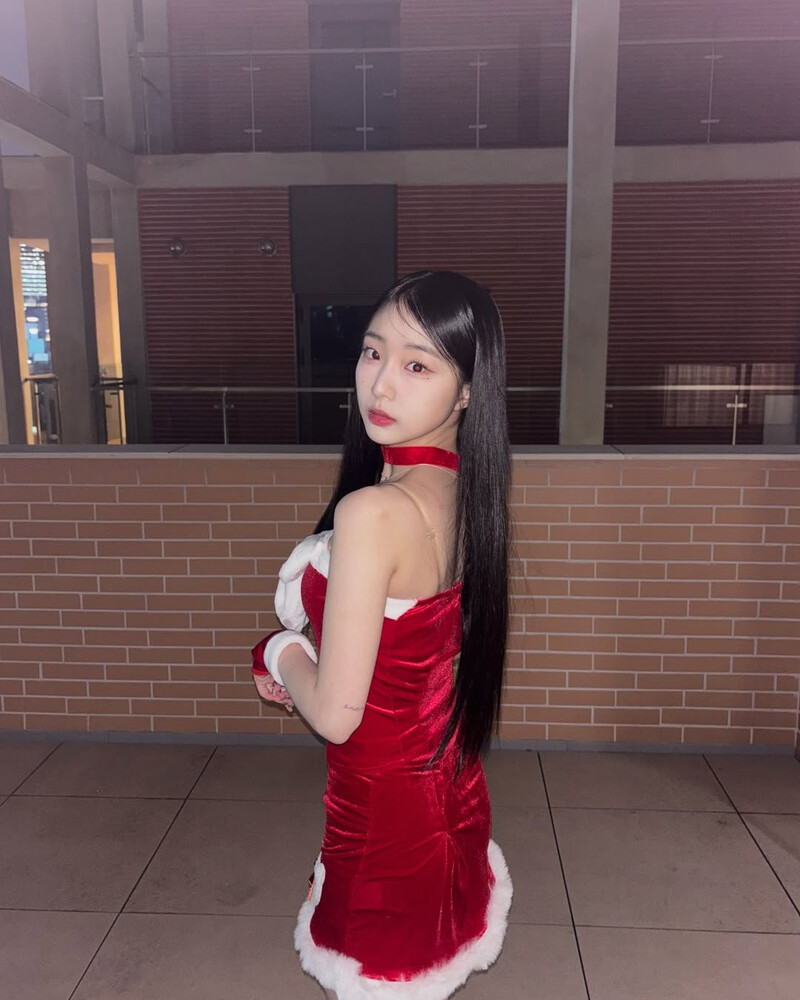 241224 - YeoJin Instagram Update documents 4