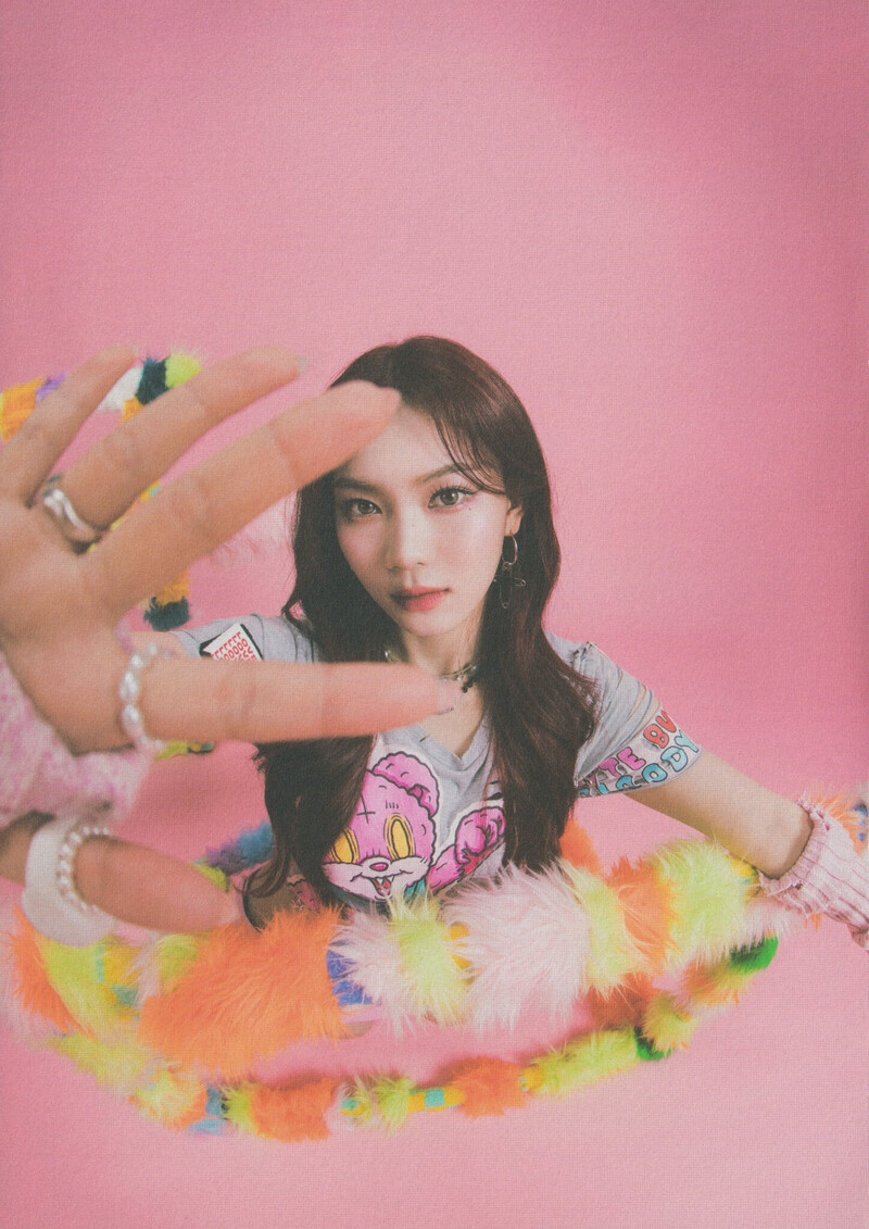 STAYC - 4th Single Album 'Teddy Bear' [SCANS] documents 19