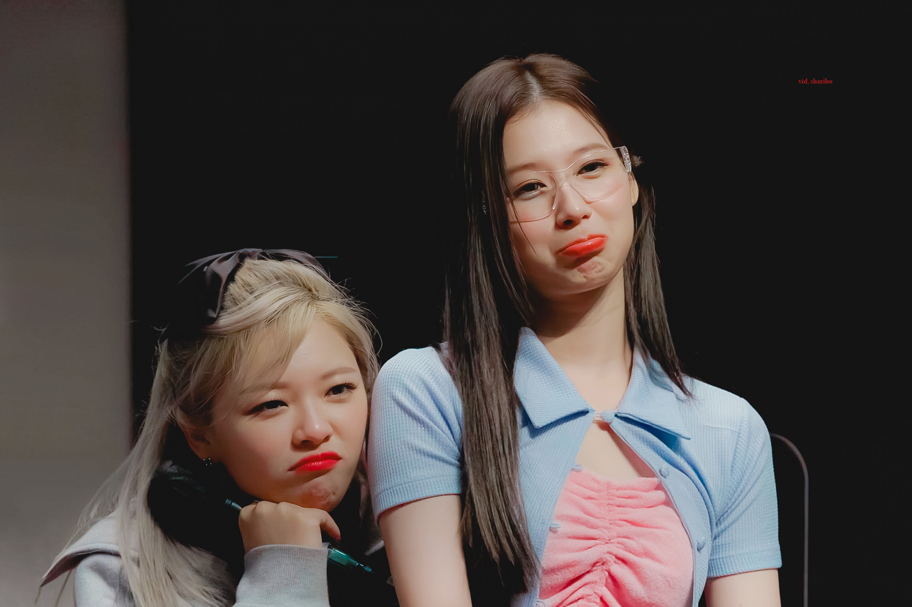 220903 TWICE Jeongyeon & Sana - Fansign | kpopping