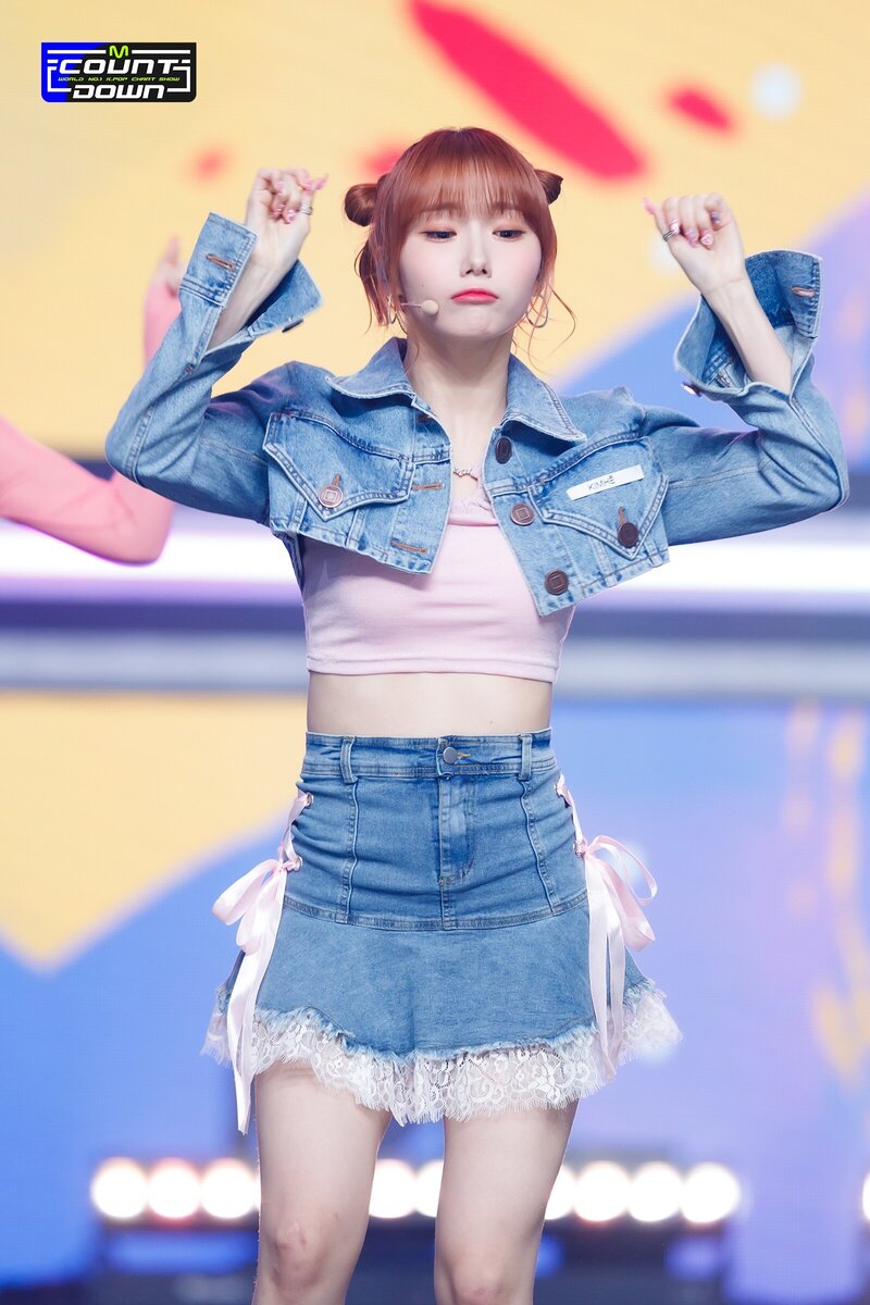 230420 Kep1er Youngeun 'Giddy' at M Countdown documents 1